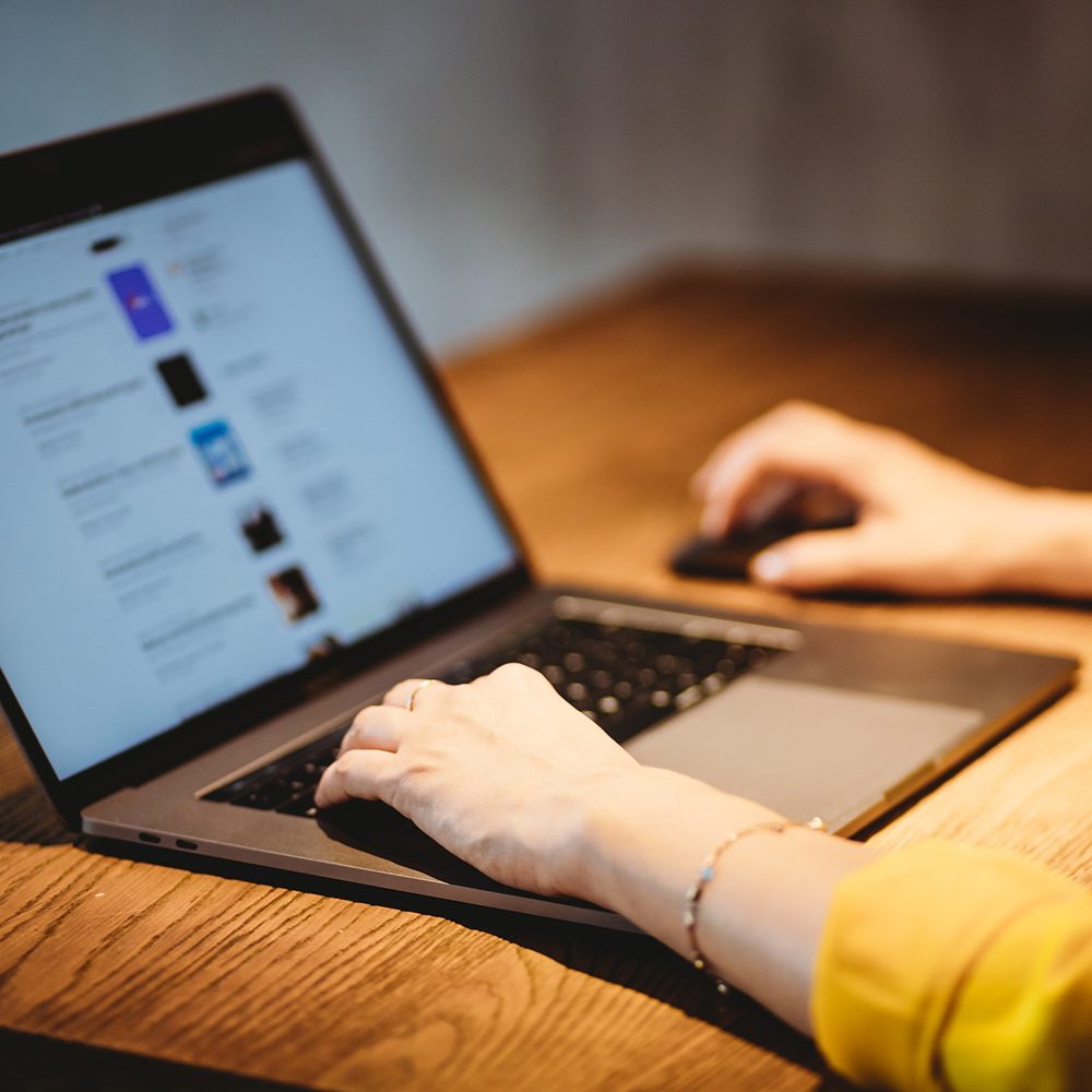 Pyramid Laptop Online